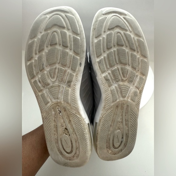 Nike Air Max Axis Wolf - Size 9 - Picture 13 of 14